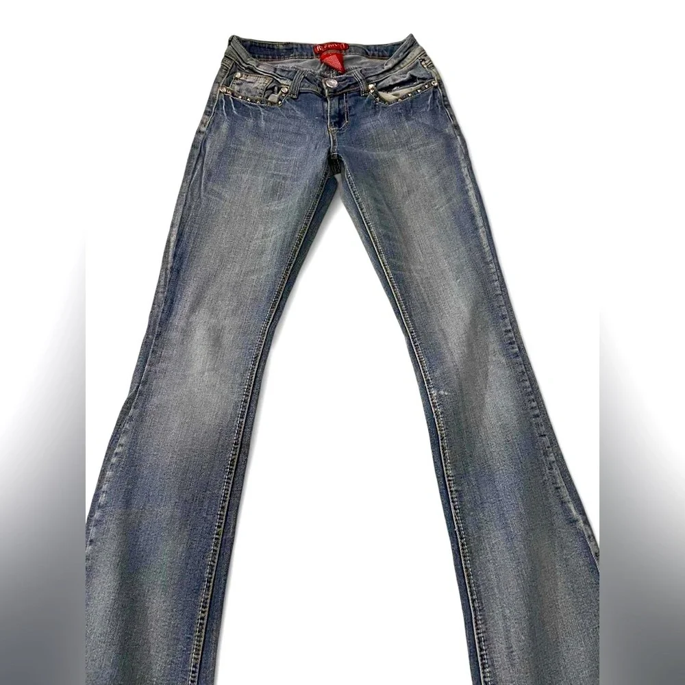 RED RIVET - Picture 2 of 6